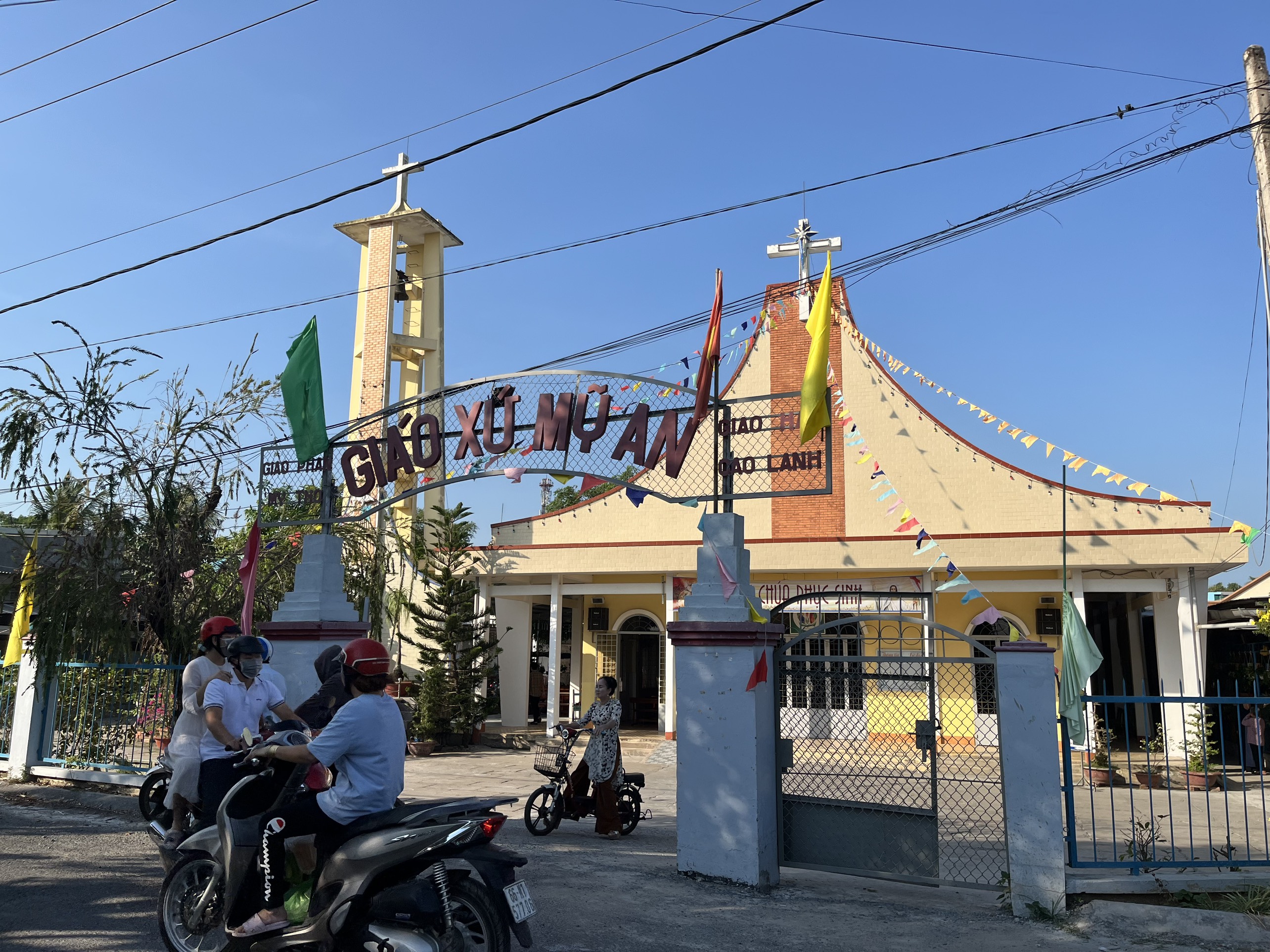 700 giáo dân giữa vùng Đồng Tháp mười